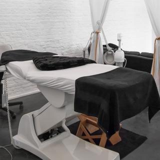 Candle light massage() - Wellness en Massages - Arrangementen - Prive Sauna Napoleon Suite